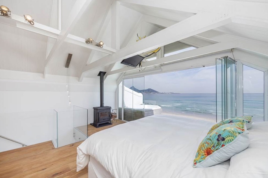 To Let 3 Bedroom Property for Rent in Lagoon Beach Western Cape